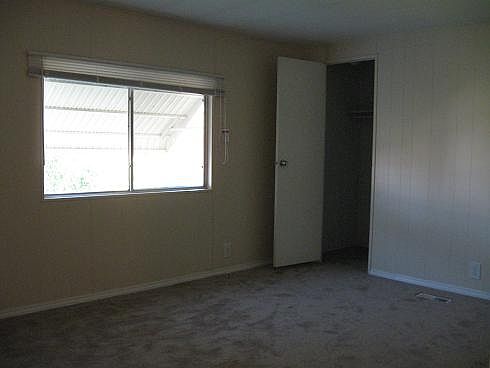 4th image of 315 Blue Beard Dr
