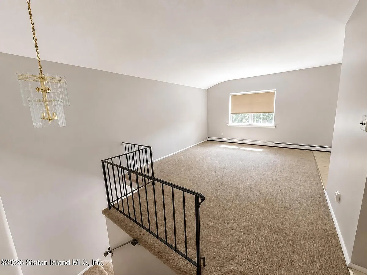 3 bed, 1.5 bath, 1200 sqft, $2,850 — Photo 3