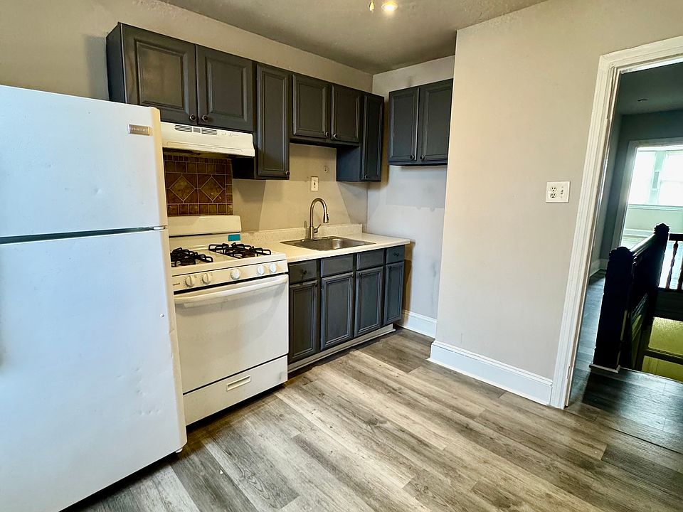 1st image of 325 W Earlham Ter Floor 3