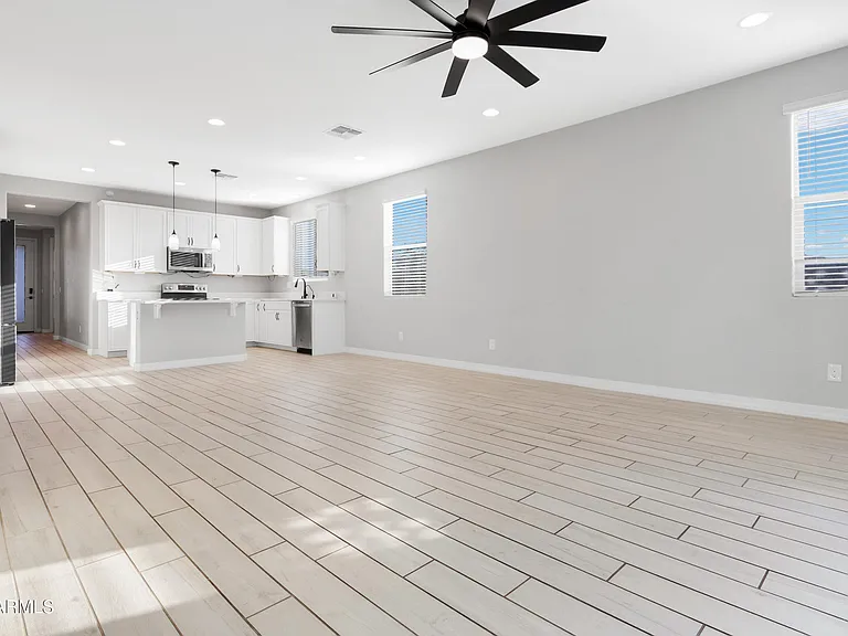 24194 W Whyman Ave — Photo 34