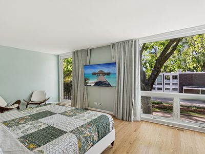 1319 N Sandburg Ter, Chicago, IL, 60610