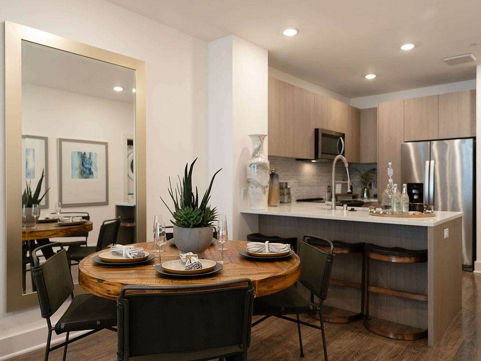 DiridonWest_Int_Feature_DiningArea_January2024