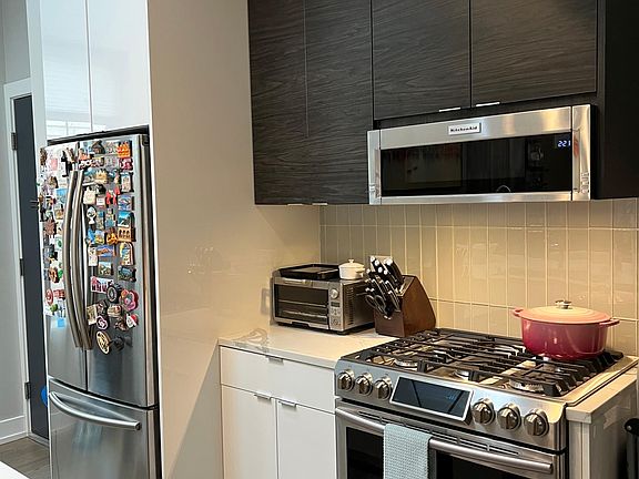 4th image of 1636 N Marshfield Ave #3F