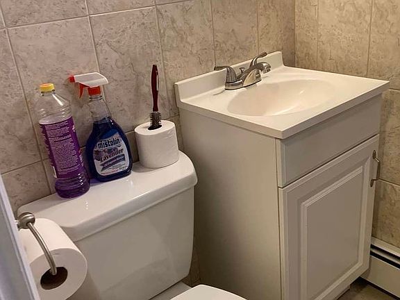 4th image of 31-22 44th St #1R