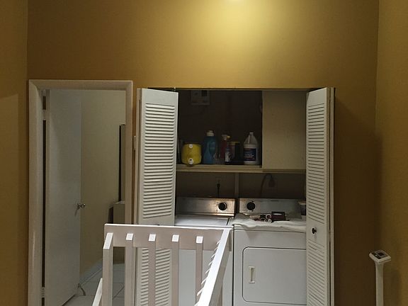 3rd image of 828 W 40th Dr #10
