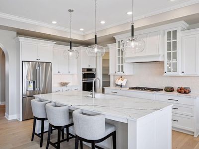 9044 Mills Ln, Chanhassen, MN, 55317