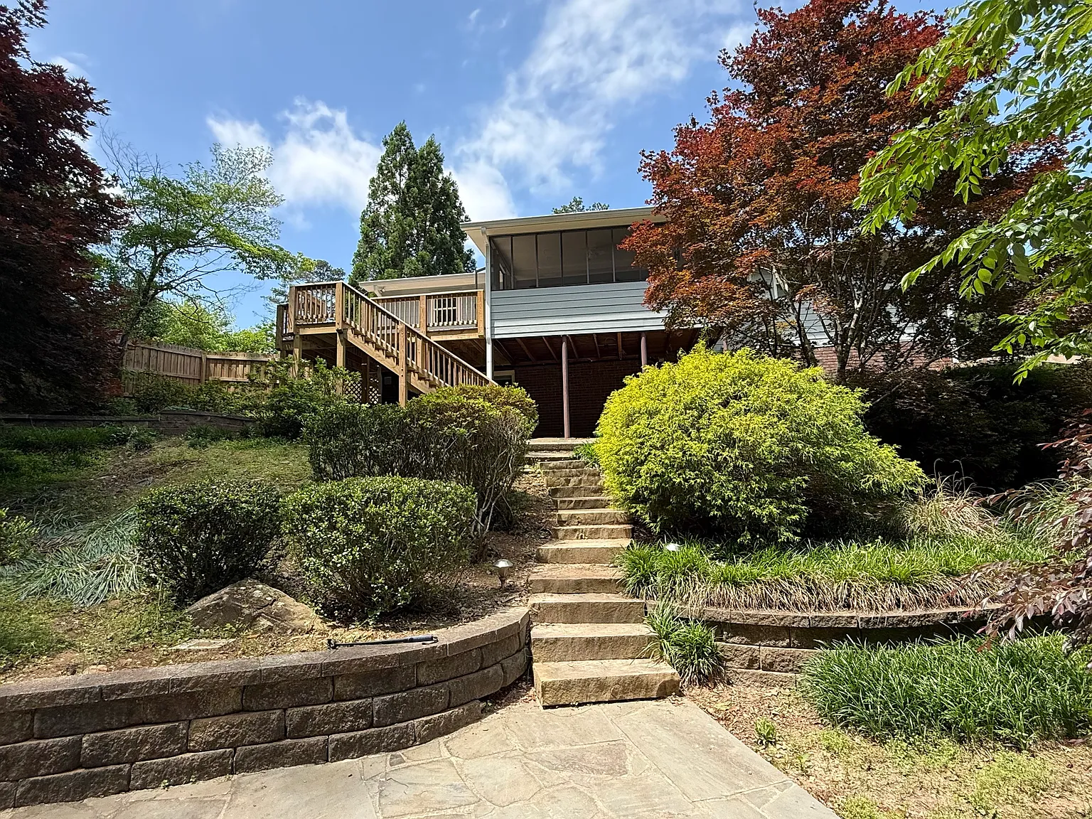 3 bed, 2078 sqft, $3,300 — Photo 3