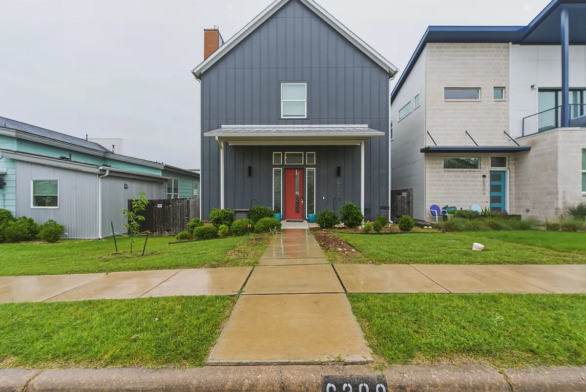 Building Photo - 6209 Florencia Ln