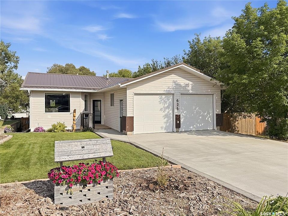 1st image of 625 7th AVENUE NE