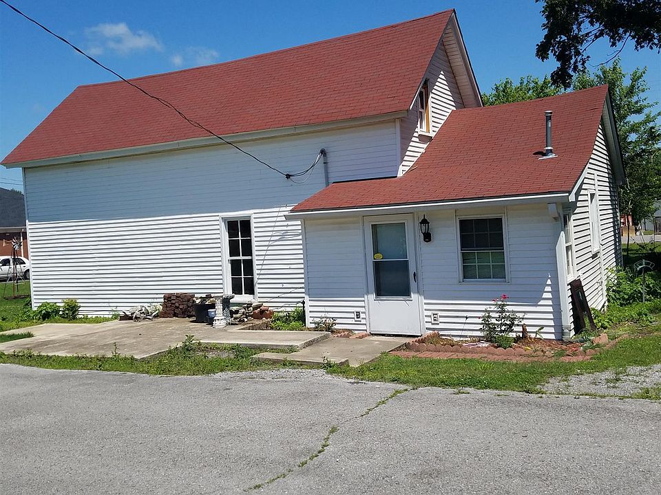 2nd image of 207 E Main St