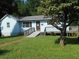 595 31st St SW, Hickory, NC 28602