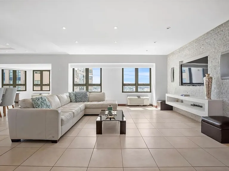 103 Avenida De Diego #1503 — Photo 2