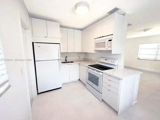 545 NE 64th St — Photo 6