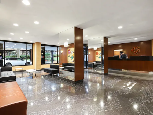 555 Kappock Street image 15 of 19