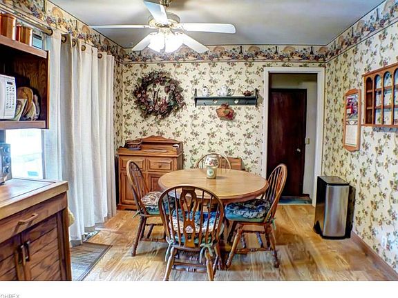 4th image of 2262 Bryn Mawr Dr