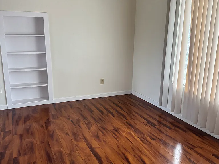 244 S El Molino Ave — Photo 42