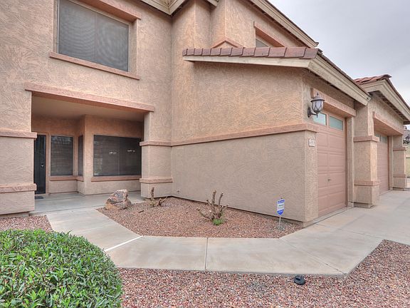 3rd image of 43915 W Adobe Cir