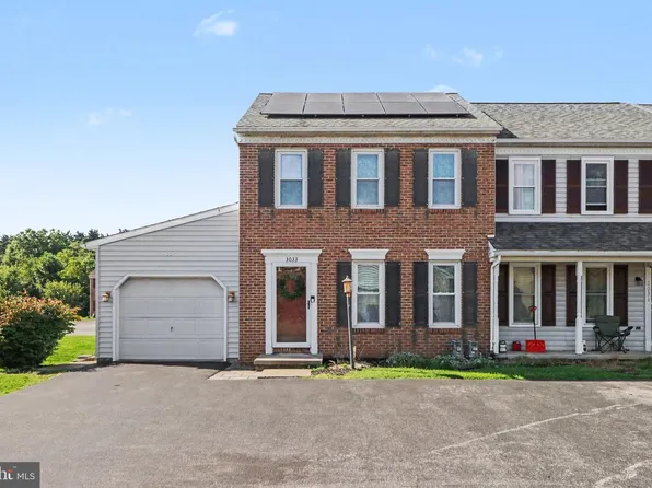 3033 Bornt Dr, Dover, PA 17315