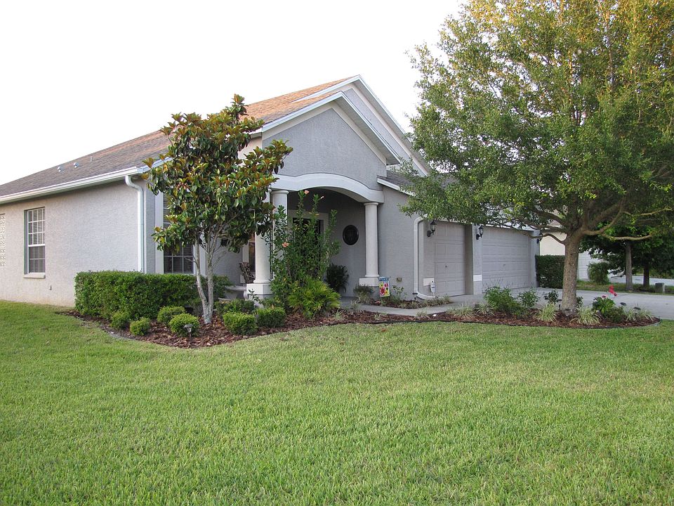 Spacious corner lot