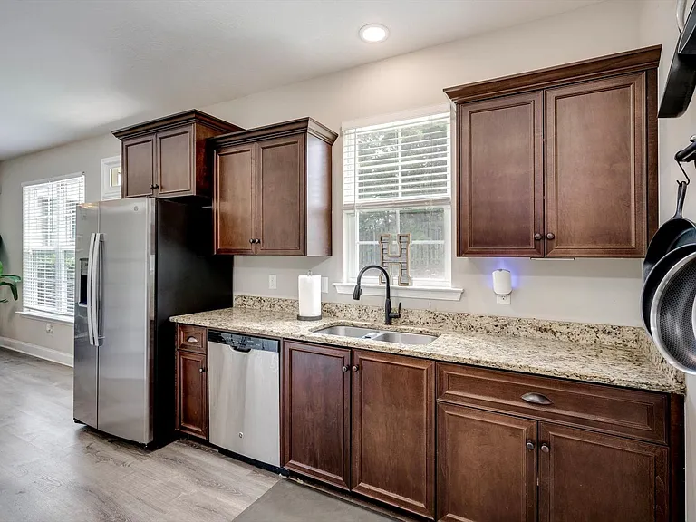 5504 Meghan Ln — Photo 11