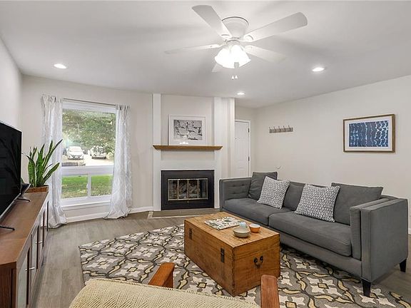 5th image of 2600 Lazy Oaks Dr