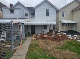 609 S Valley Ave, Olyphant, PA