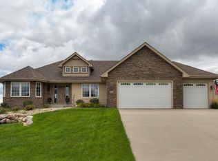 4019 140th St, Urbandale, IA 50323