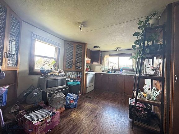 5th image of 407 & 409 N Washington St