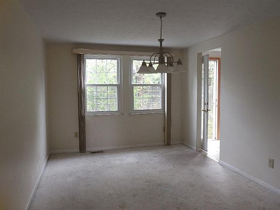 5th image of 10959 Barrington Ct