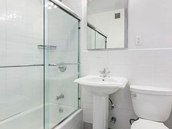2nd image of 150 W 47th St APT 2G