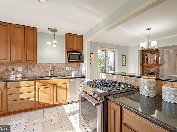 5th image of 3384 Ardley Ct