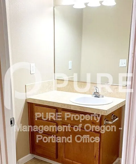 2806 Raymond St — Photo 17
