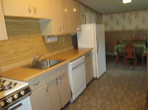 5th image of 22 Cypress St