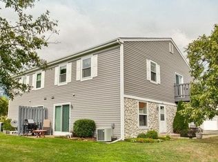 1034 Brunswick Hbr, Schaumburg, IL 60193