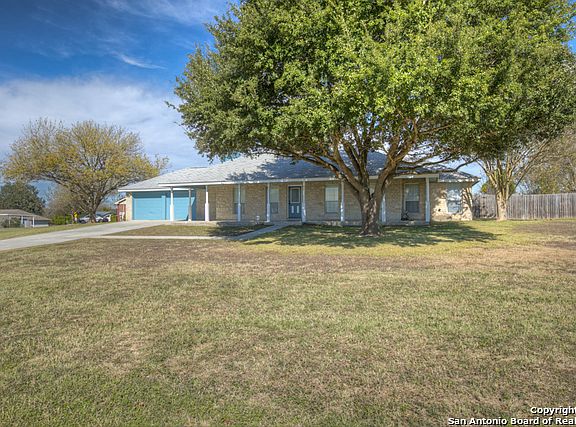 3rd image of 134 Sky Country Dr