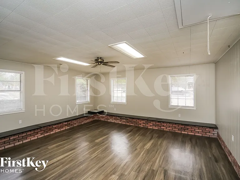 2901 Clarke Rd — Photo 7