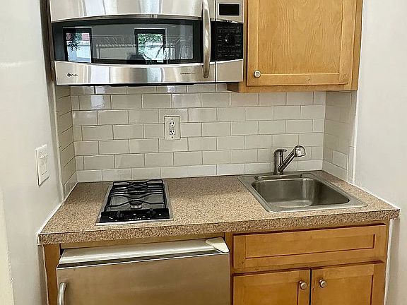 3rd image of 327 E 54th St APT A