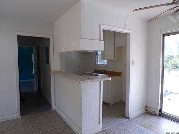 3rd image of 318 McDougal