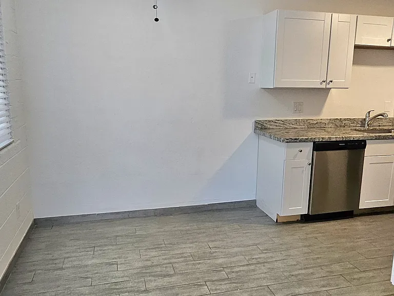 4117 E Moreland St #1 — Photo 6
