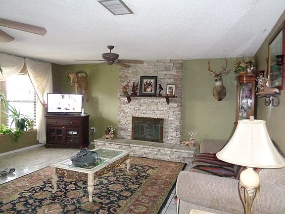 4th image of 1214 Johnson Dr