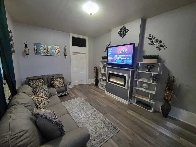 2231 Washington Ave — Photo 8