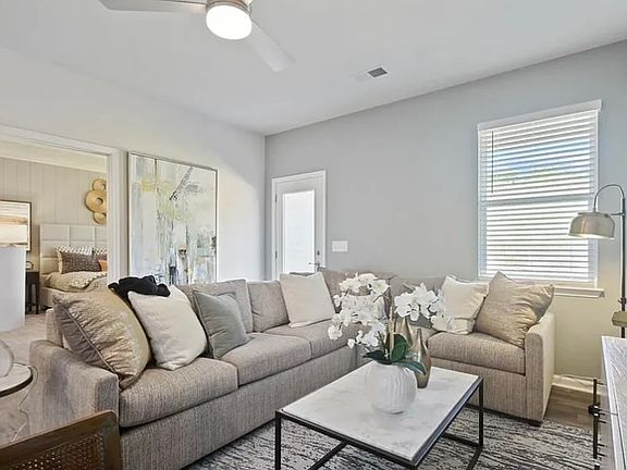3rd image of 118 Paddock Glen Dr #1
