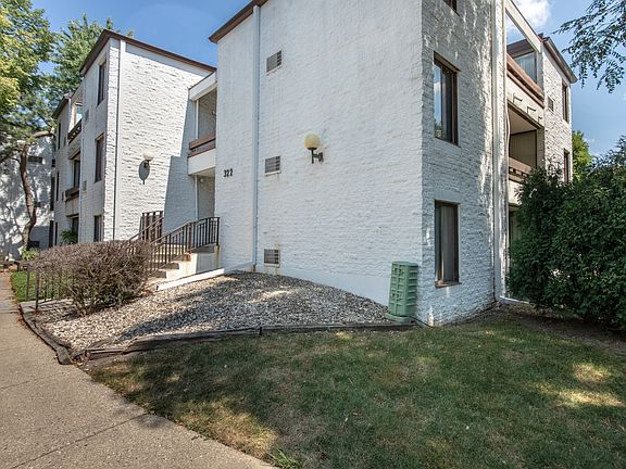 2nd image of 322 W Miner St APT 2B