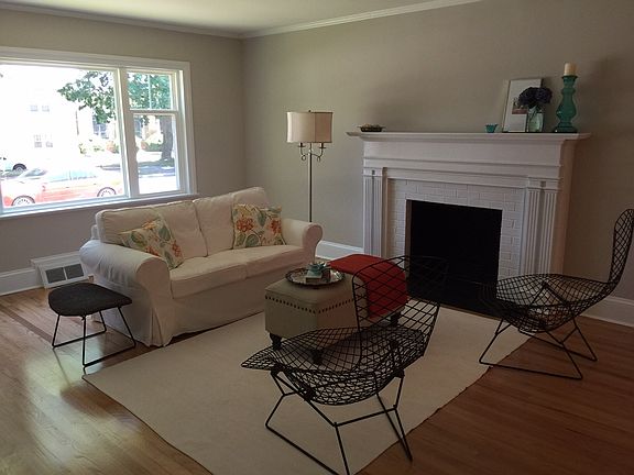 5th image of 233 N Oakwood Dr