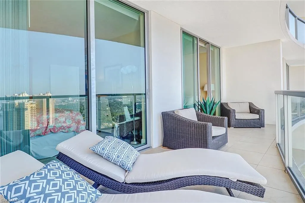 2 bed, 2.0 bath, 1008 sqft, $3,500 — Photo 4