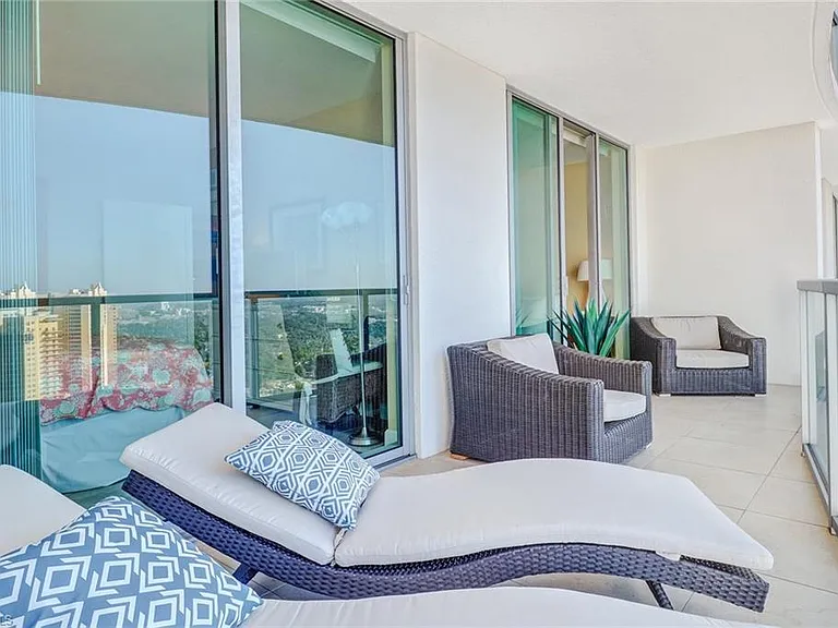 3000 Oasis Grand Blvd #3006 — Photo 4