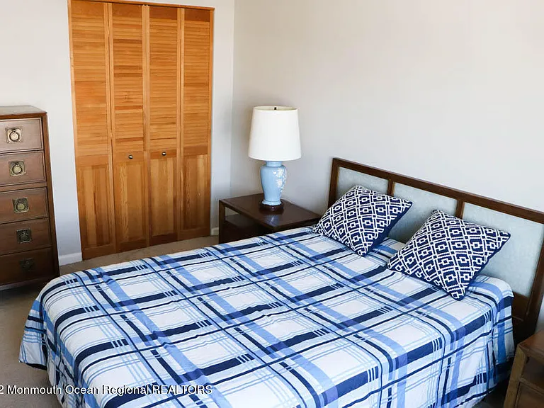 5 Vine Ct — Photo 15