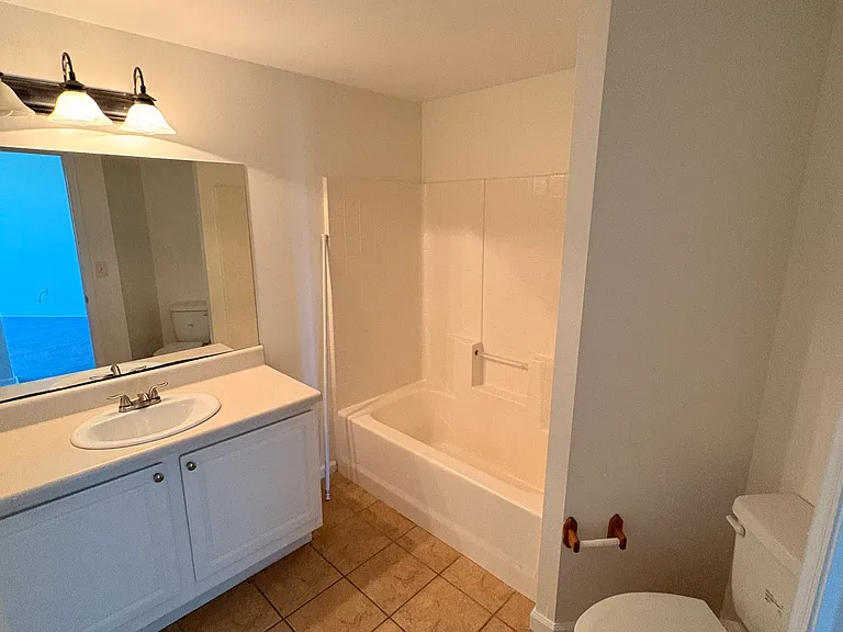 2nd bathroom