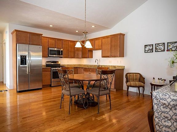 2nd image of 8 Follinsbee Ln #8