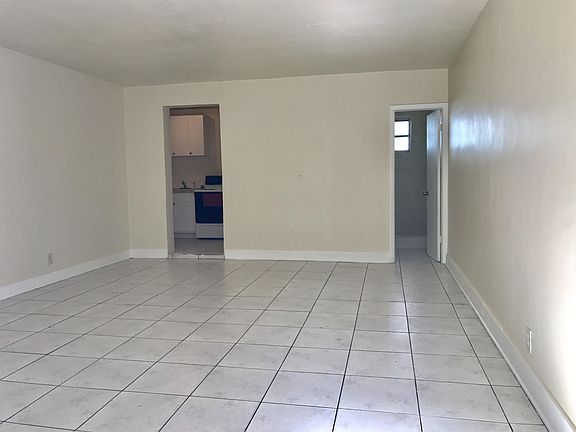 2nd image of 2303 Adams St APT 4